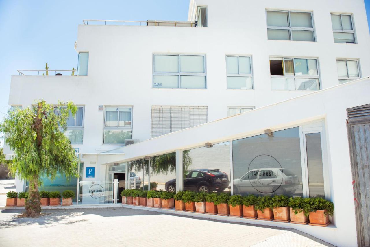 테이크 호스텔 코닐 콘일데라프론테라 외부 사진